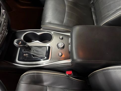 Used 2019 INFINITI QX60 Luxe w/ Essential Package image 39