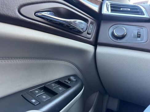 Used 2012 Cadillac SRX Luxury image 37