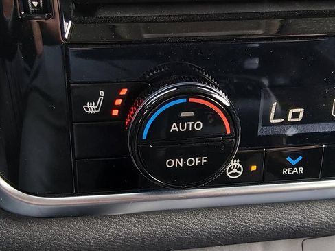 Certified 2025 Nissan Rogue Platinum w/ Tech Package FWD image 19