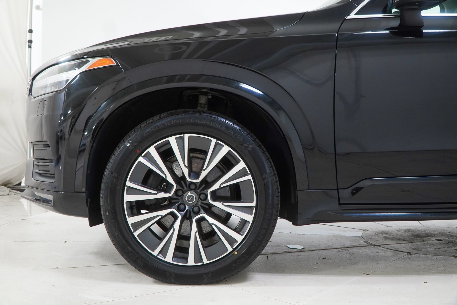 Used 2020 Volvo XC90 T6 Momentum w/ Protection Package Premier AWD/4WD image 16