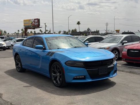 Used 2015 Dodge Charger SXT RWD image 13