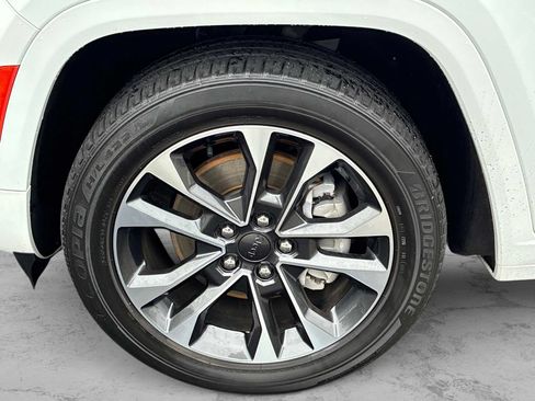 Used 2023 Jeep Grand Cherokee L Overland w/ Luxury Tech Group IV AWD/4WD image 21