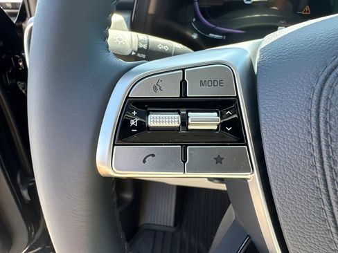 Used 2025 Kia Telluride EX w/ EX Captain's Chair Package FWD image 24