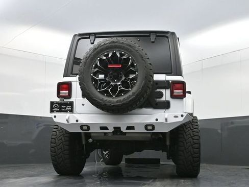 Used 2018 Jeep Wrangler Unlimited Sahara image 31