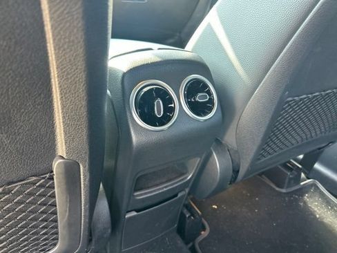 Used 2020 Mercedes-Benz GLB 250 image 11