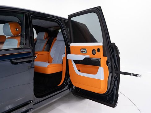 New 2026 Rolls-Royce Cullinan Black Badge image 33