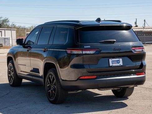 Used 2025 Jeep Grand Cherokee L Altitude image 5