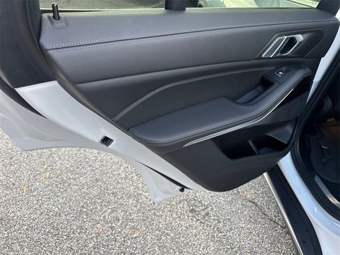 Used 2019 BMW X5 xDrive40i w/ Premium Package 2 image 21