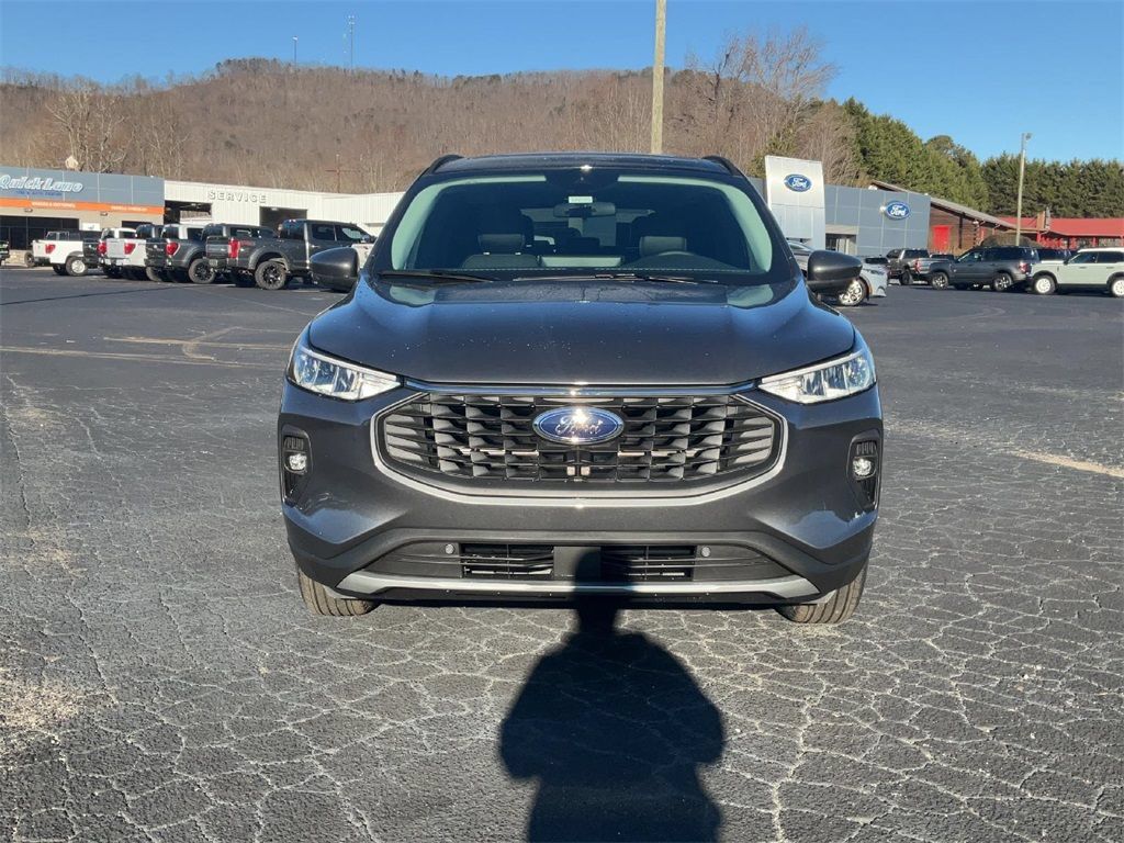 New 2025 Ford Escape SE FWD image 2