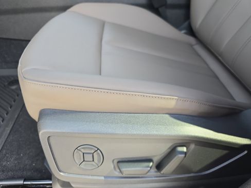 New 2026 Audi Q5 Premium image 28