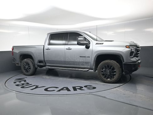 Used 2025 Chevrolet Silverado 2500 LTZ w/ LTZ Plus Package image 22