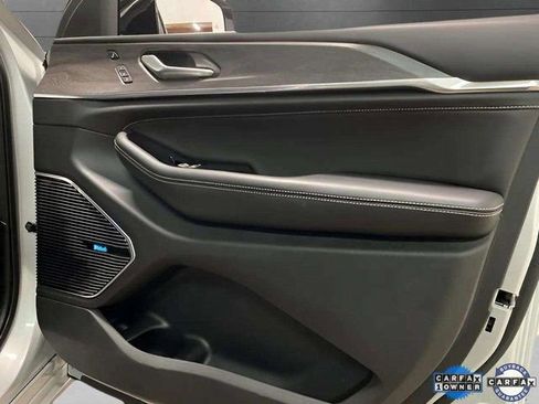 Used 2023 Jeep Grand Cherokee Overland w/ Luxury Tech Group IV image 82