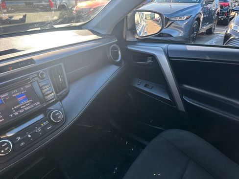 Used 2018 Toyota RAV4 XLE image 28