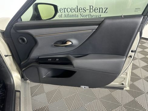 Used 2023 Lexus ES 350 w/ Premium Package FWD image 14