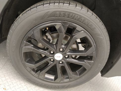 Used 2020 GMC Terrain SLE w/ Elevation Edition FWD image 31