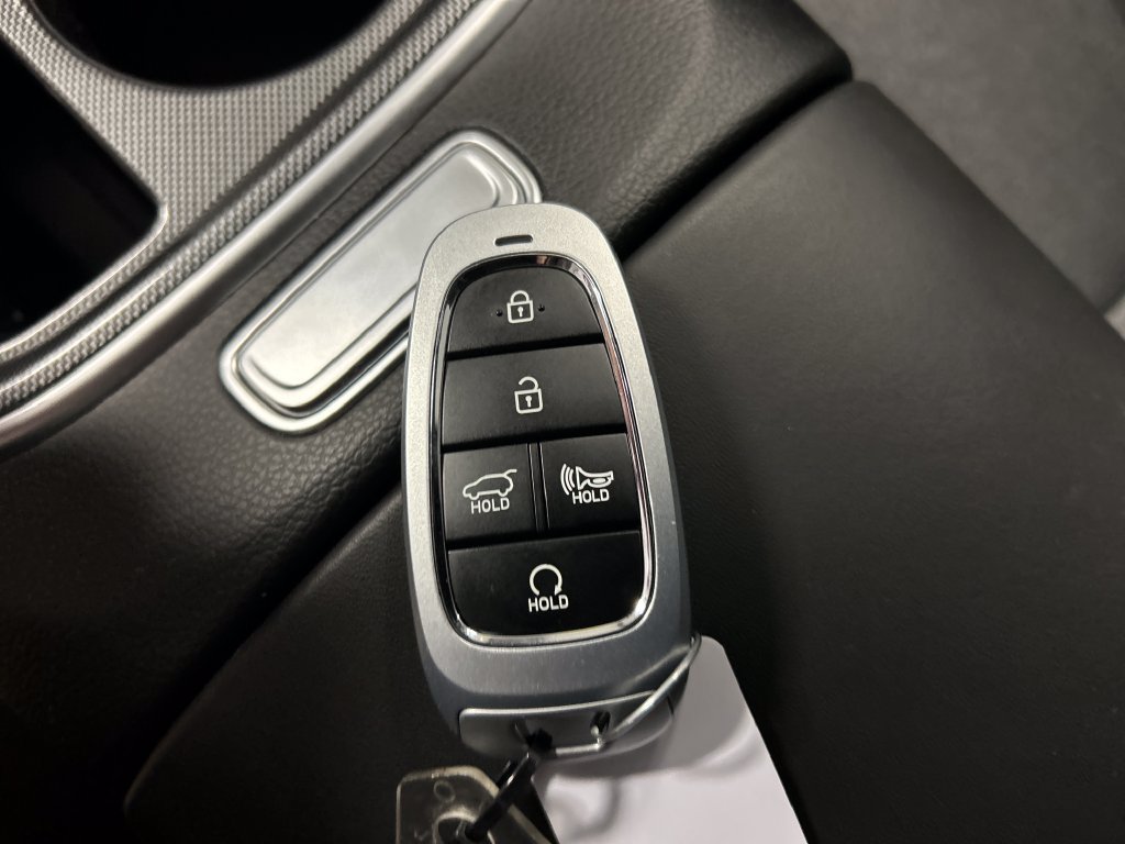 Used 2023 Hyundai Santa Fe SEL FWD image 19