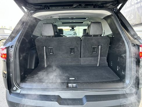 Used 2020 Chevrolet Traverse LT w/ LT Premium Package image 14