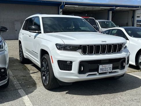 Used 2024 Jeep Grand Cherokee L Overland w/ Advanced Protech Group III AWD/4WD image 2