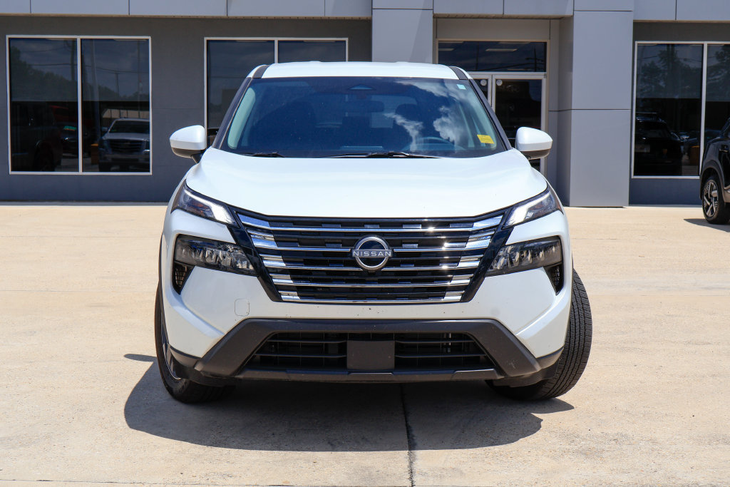 Certified 2026 Nissan Rogue SV w/ Cold Weather Package FWD image 23