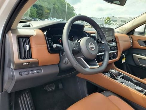 New 2025 Nissan Pathfinder Platinum w/ Cargo Package image 17