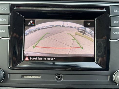 Used 2017 Volkswagen Tiguan S image 24