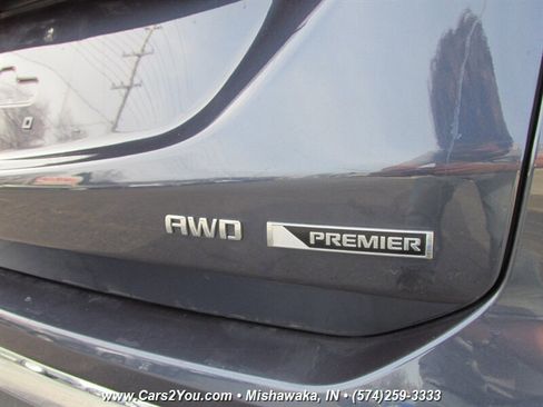 Used 2018 Chevrolet Equinox Premier image 7