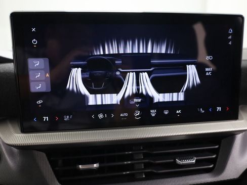 Certified 2025 Ford Explorer ST-Line image 29