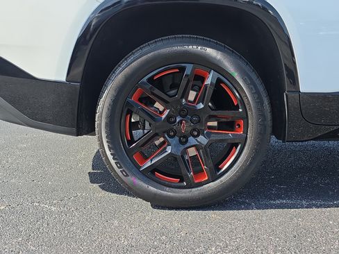 Used 2020 Chevrolet Traverse Premier w/ Redline Edition FWD image 5