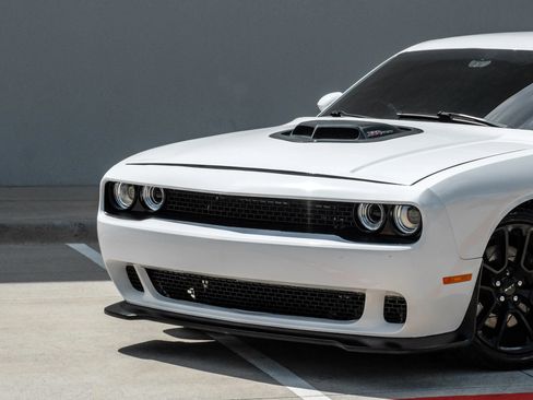 Used 2018 Dodge Challenger R/T Scat Pack RWD image 7