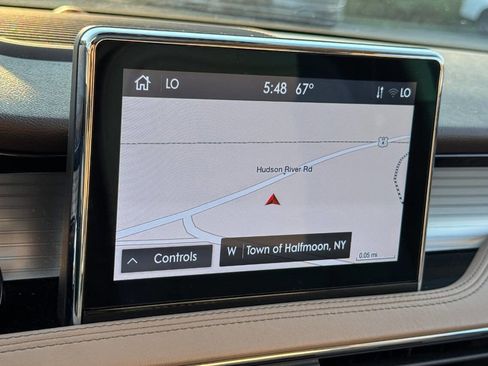 Used 2021 Lincoln Corsair AWD w/ Premium Package image 24