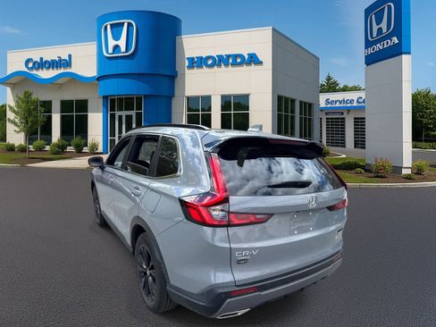 Used 2024 Honda CR-V Sport Touring image 4