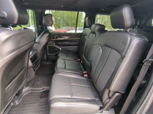 Certified 2022 Jeep Wagoneer Series II w/ Premium Group I RWD image 17