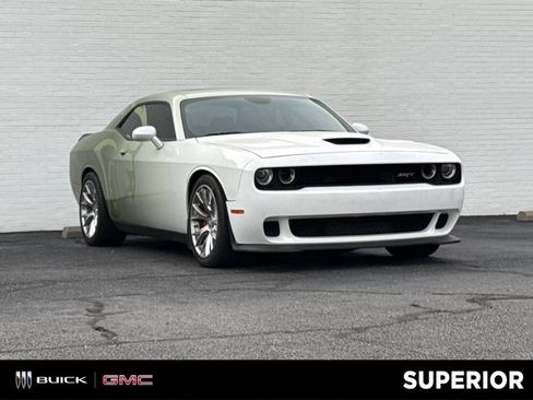 Used 2017 Dodge Challenger SRT Hellcat RWD image 1