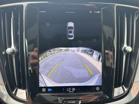 Used 2024 Volvo S60 B5 Core image 21