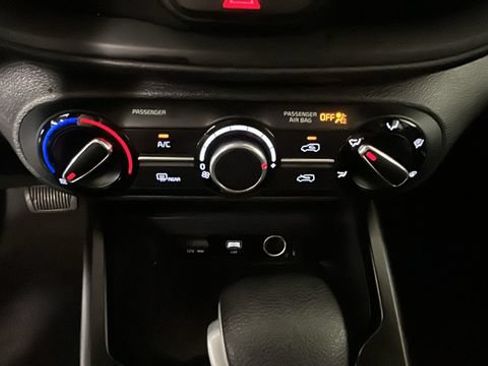 Used 2024 Kia Soul LX w/ Option Group 015 FWD image 21