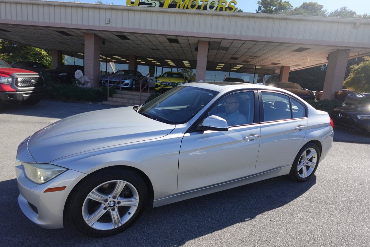 Used 2013 BMW 328i xDrive Sedan AWD/4WD image 5