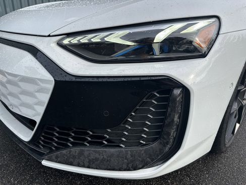 New 2026 Audi RS e-tron GT performance image 4