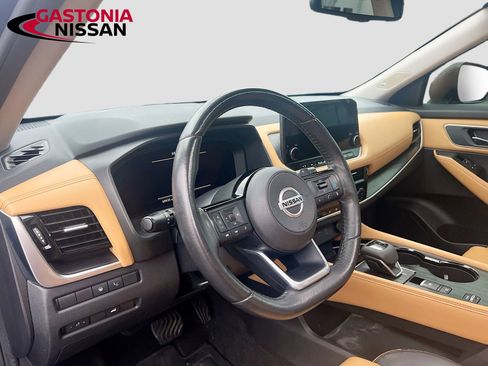 Used 2021 Nissan Rogue Platinum image 11