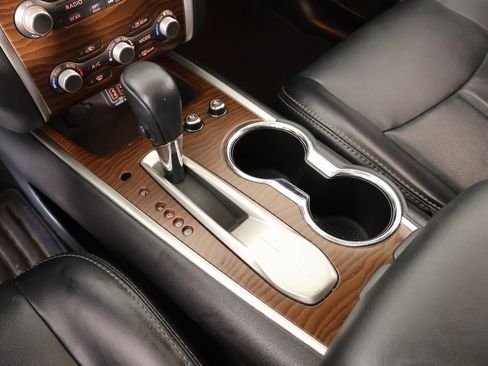 Used 2018 Nissan Pathfinder Platinum image 9