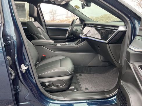 Used 2025 Jeep Wagoneer S Limited image 32