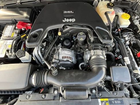 Used 2019 Jeep Wrangler Unlimited Rubicon image 33