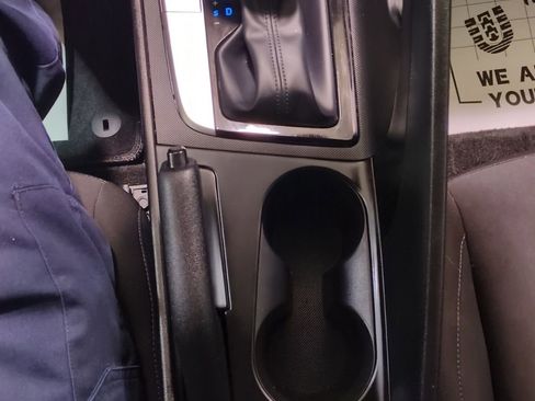 Used 2022 Hyundai Elantra SEL image 18