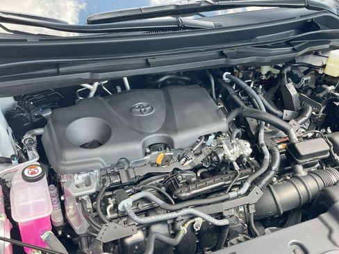 Used 2026 Toyota Sienna Limited FWD image 18
