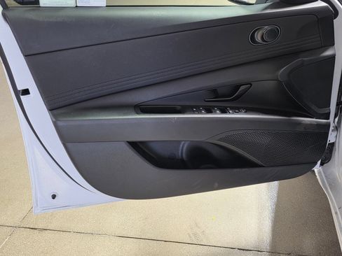 Certified 2025 Hyundai Elantra Sport FWD image 16