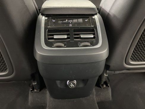 Used 2020 Volvo XC90 T6 Momentum AWD/4WD image 40