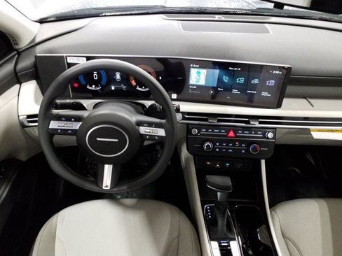 New 2026 Hyundai Tucson SE image 3