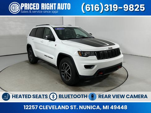 Used 2017 Jeep Grand Cherokee Trailhawk AWD/4WD image 1
