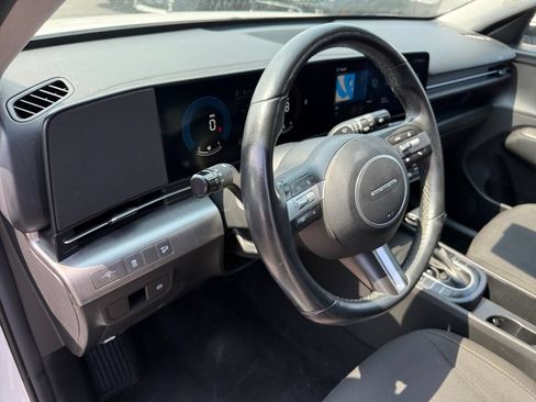 Used 2024 Hyundai Kona SEL AWD/4WD image 28