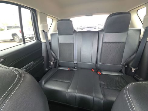 Used 2014 Jeep Compass Latitude image 24