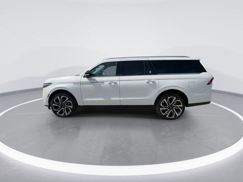 New 2026 Lincoln Navigator L Reserve AWD/4WD image 5